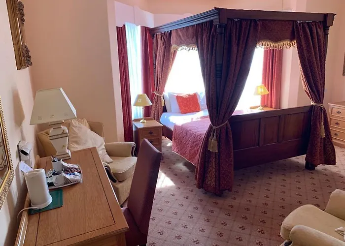 The Redcliffe * Scarborough