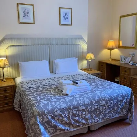 The Redcliffe * سكرابورو