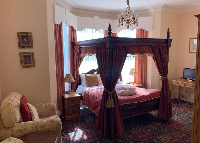 The Redcliffe * Scarborough