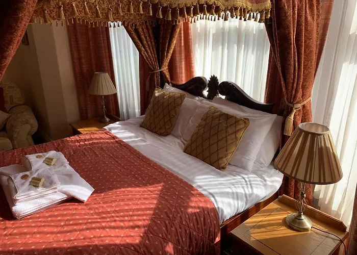 The Redcliffe Hotel *